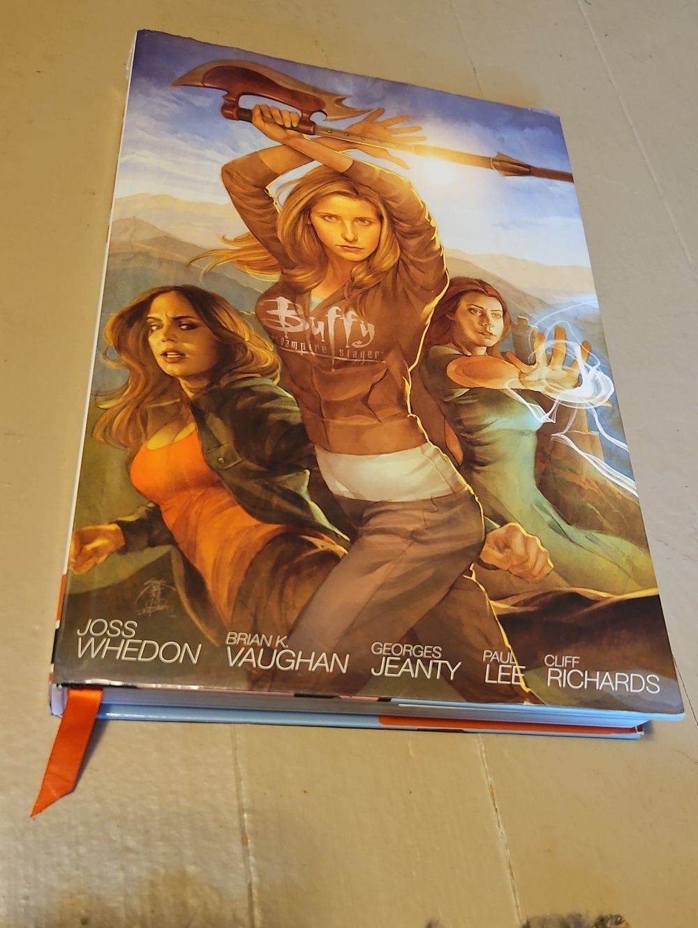 Buffy The Vampire Slayer Season 8 Library Edition Volume 1 HC